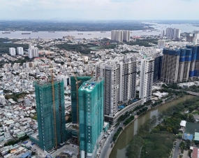 NGÀY 26/02/2025 CẤT NÓC PHÂN KHU THE INFINITI-DỰ ÁN RIVIERA POINT 